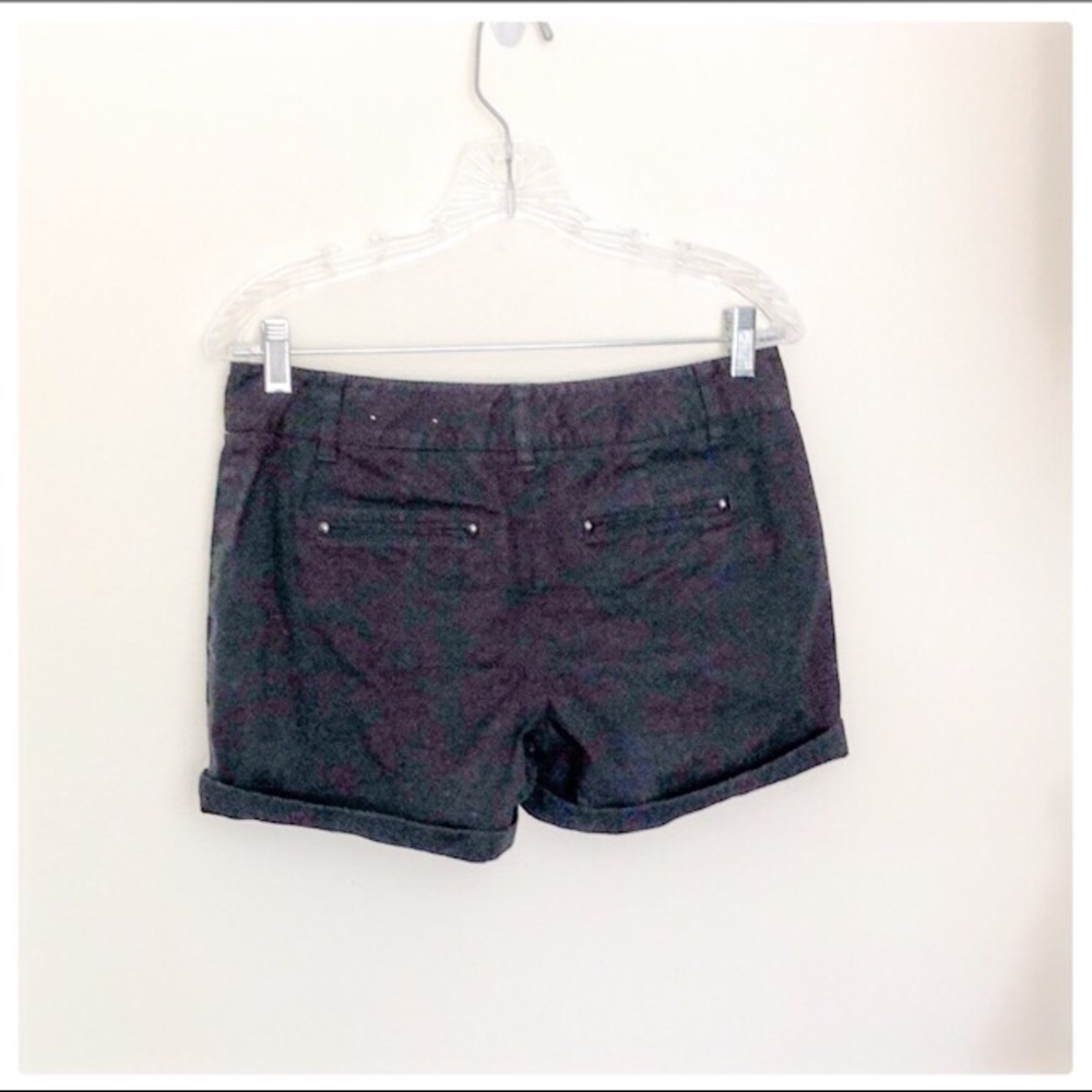 ❤️Ann Taylor Black Low Rise Shorts 4 pockets❤️ - Picture 6 of 6